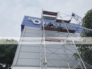 lắp chữ biển quảng cáo nhà xưởng công ty