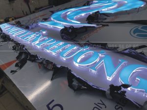 làm logo mica gắn led sáng chữ