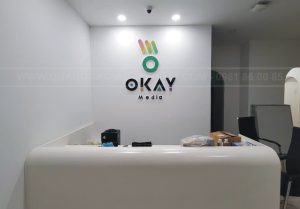 làm logo mica in UV giá rẻ tại Hà Nội