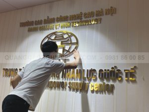 làm logo lai chim bán hàng trực tuyến giá rẻ 2024