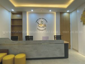 làm logo backdrop bằng mica 